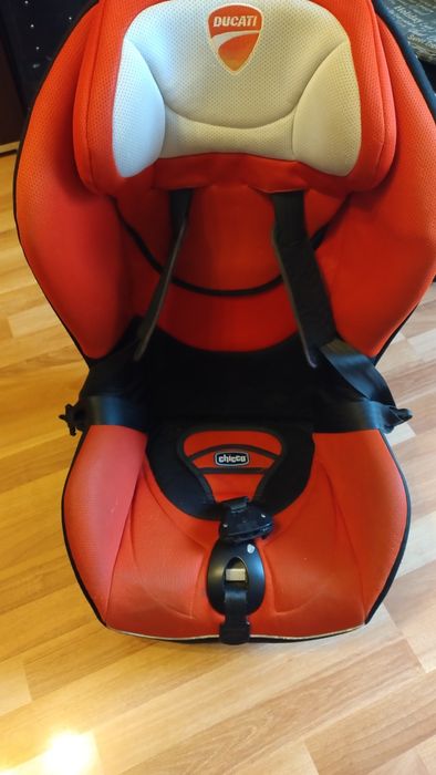Vând scaun auto copil Chicco utilizat