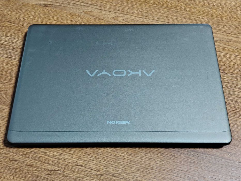 Laptop Medion Akoya model E6416, cu procesor i3, RAM 8 Gb si SSD