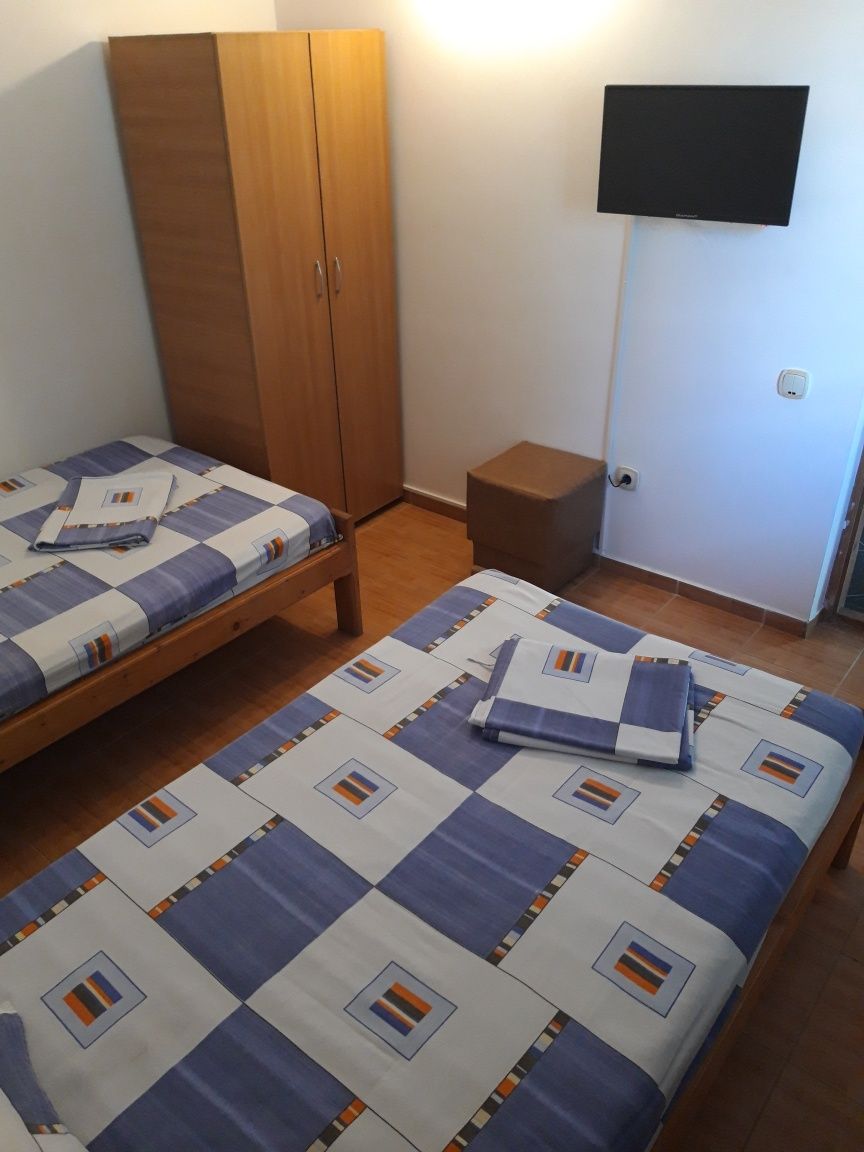 Cazare Costinesti, apartament 4 camere, capacitate 8-10 persoane.