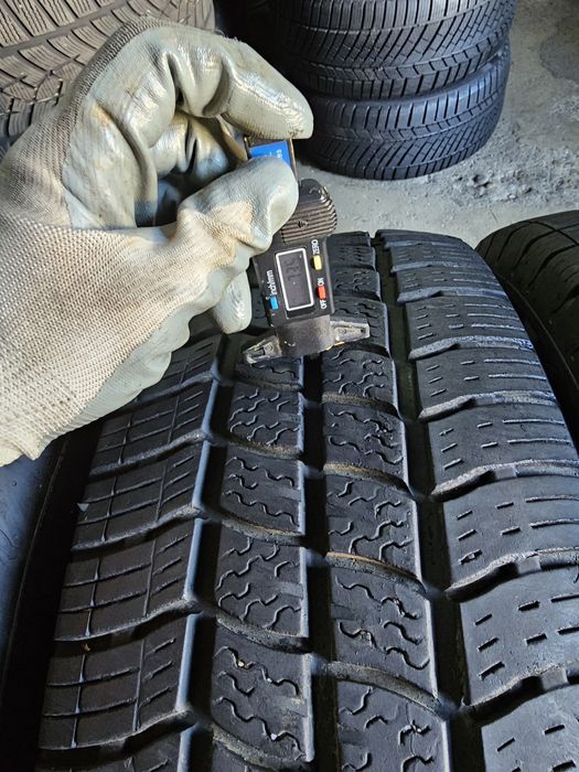 2 anvelope allseason 235 65 16C Vredestein 7.3mm