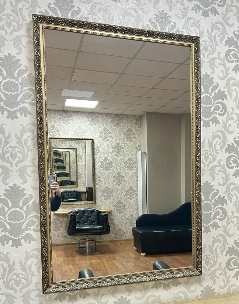 Vand scaune coafor, oglinzi si mobilier salon