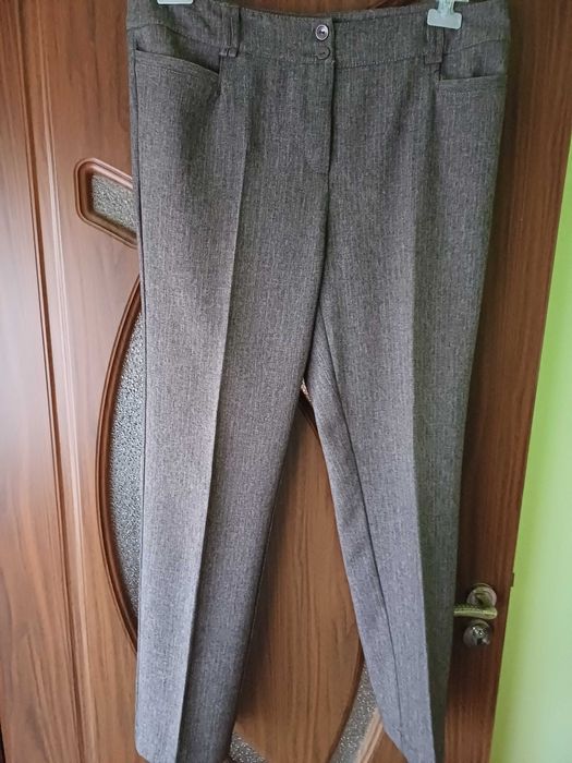 Costum stofa cu pantaloni