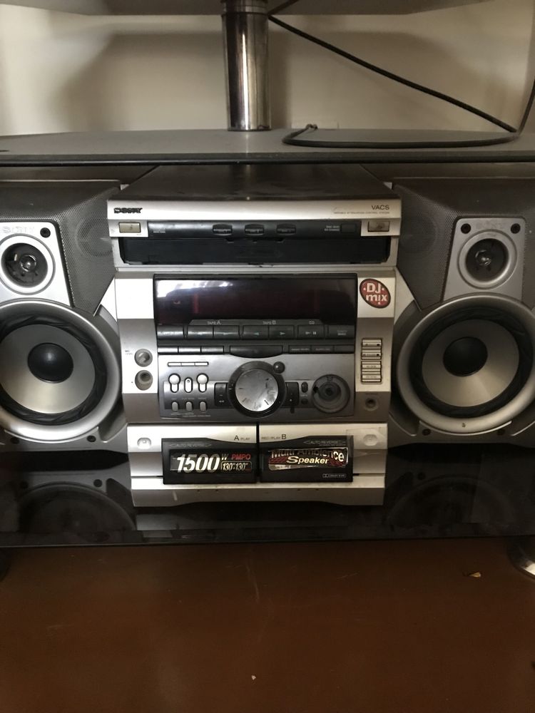 Muzikalniy sentr SONY