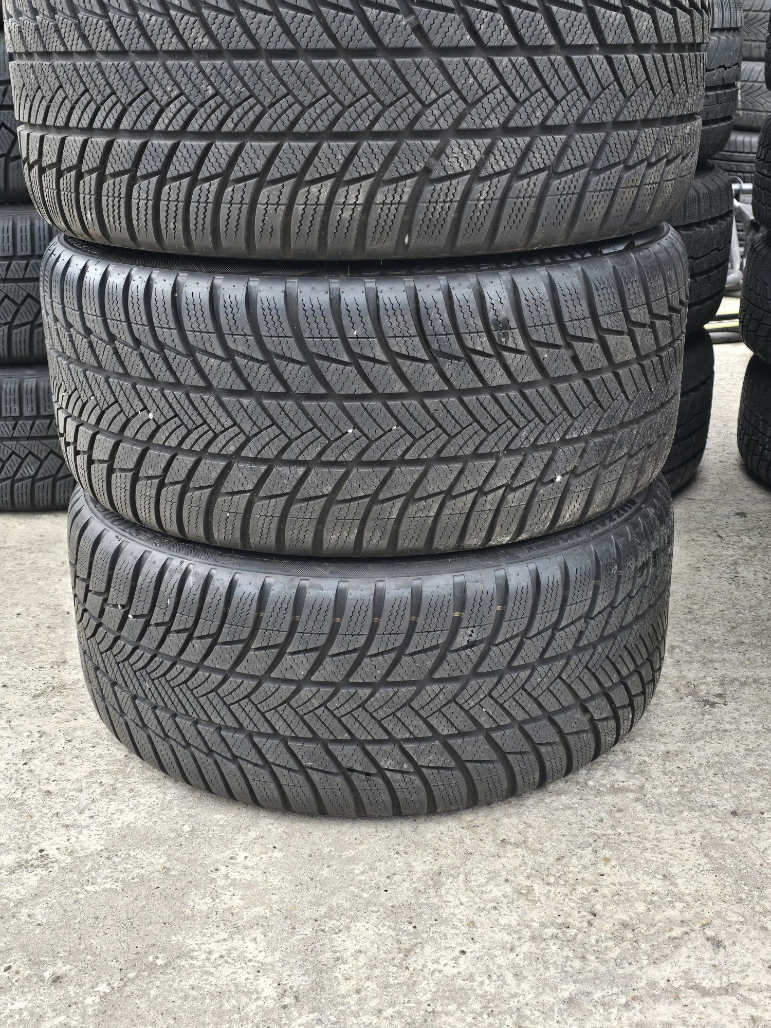 4 Броя 245/40/18 Bridgestone 1x8mm 24dot 3x7mm 20dot