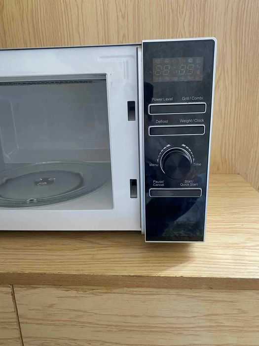 Cuptor cu microunde MYRIA