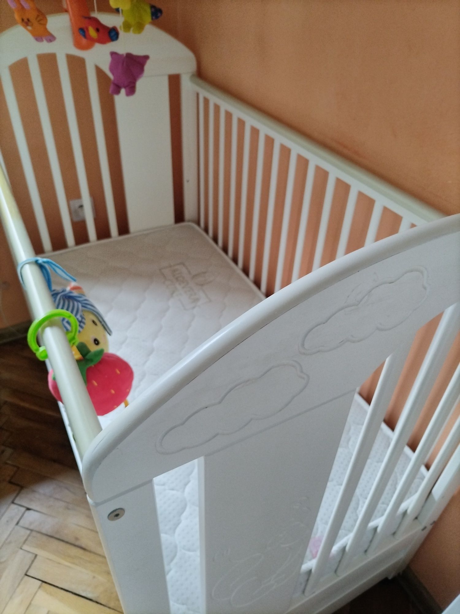 Бебешко креватче  + матрак 120х60 см.