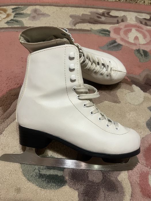 Продам коньки для девочки
