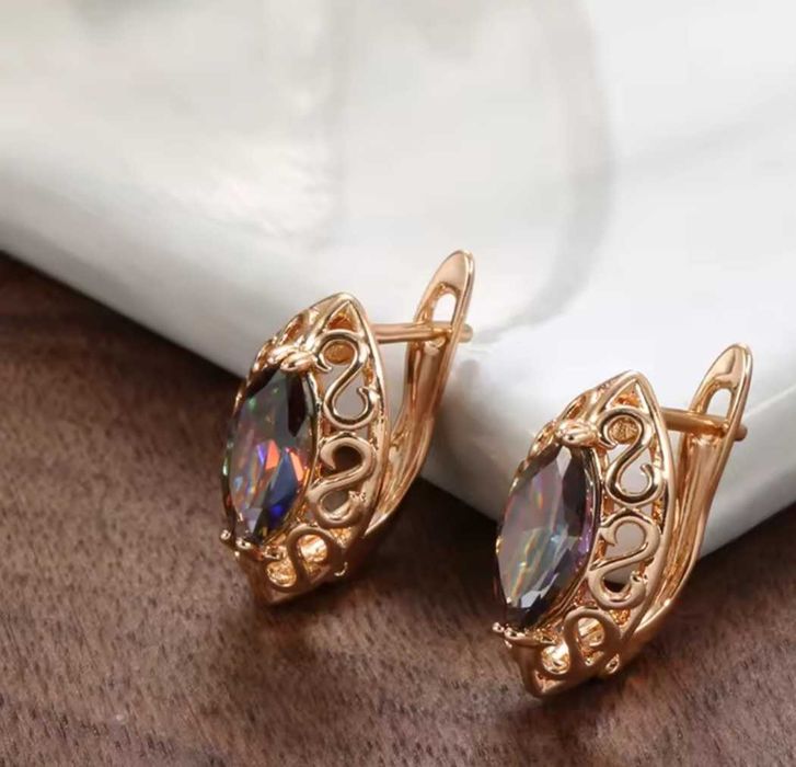 GP7, cercei placati aur 14k, noi/marcati, zirconiu cameleonic, superbi