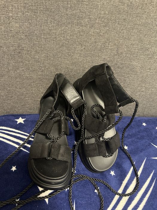 Sandale dama inalte .