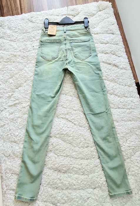 Blugi skinny noi cu etichetă XS Terranova