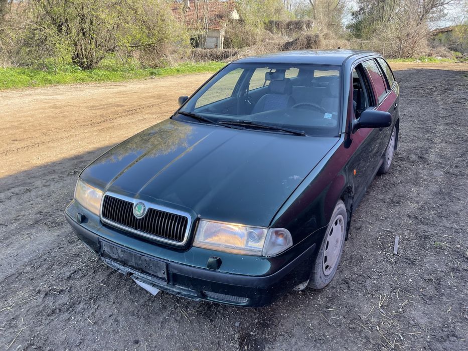Skoda Octavia 1.6 SR на части