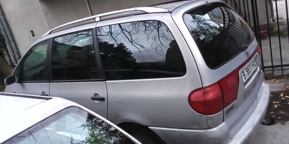 Ван Seat Alhambra