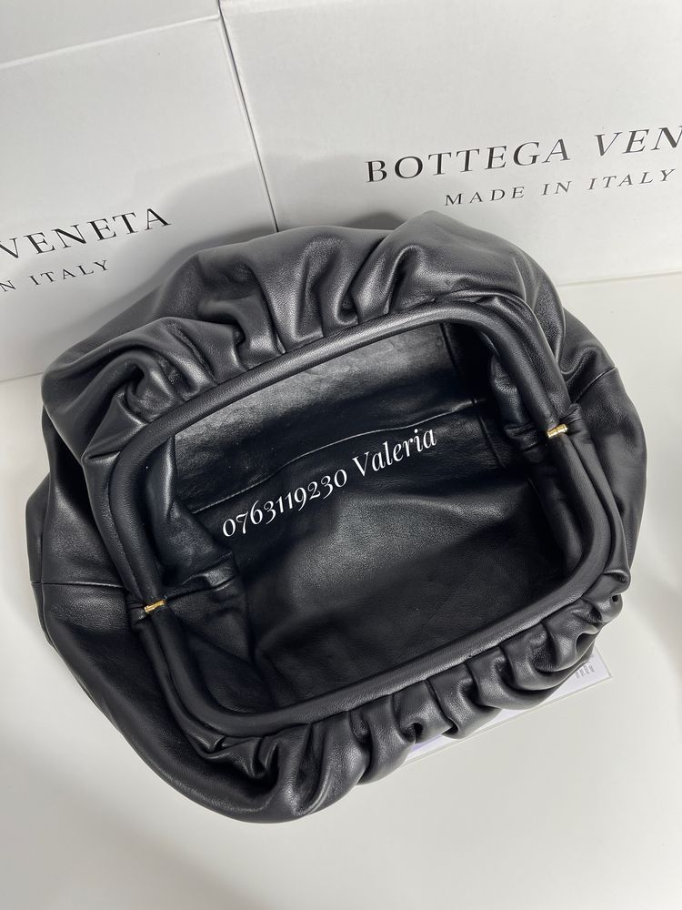 Clutch Bottega Veneta - The Pouch Black