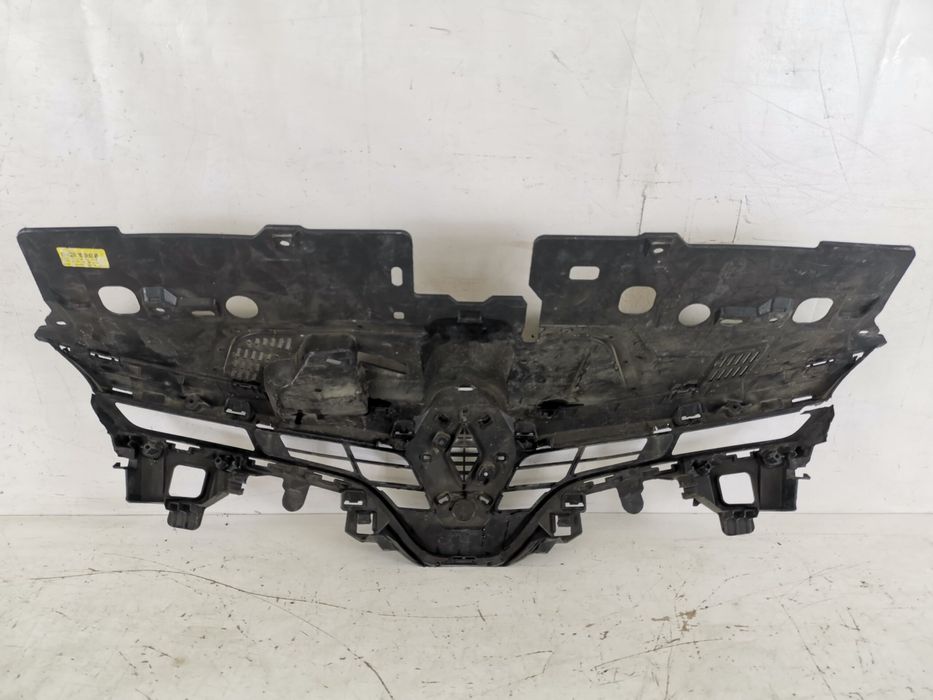 Радиаторна решетка Рено Клио 4 / Renault Clio 4 Оригинална и в добро с