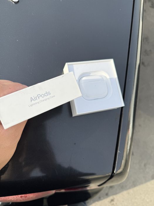 Эйрподс оригинал