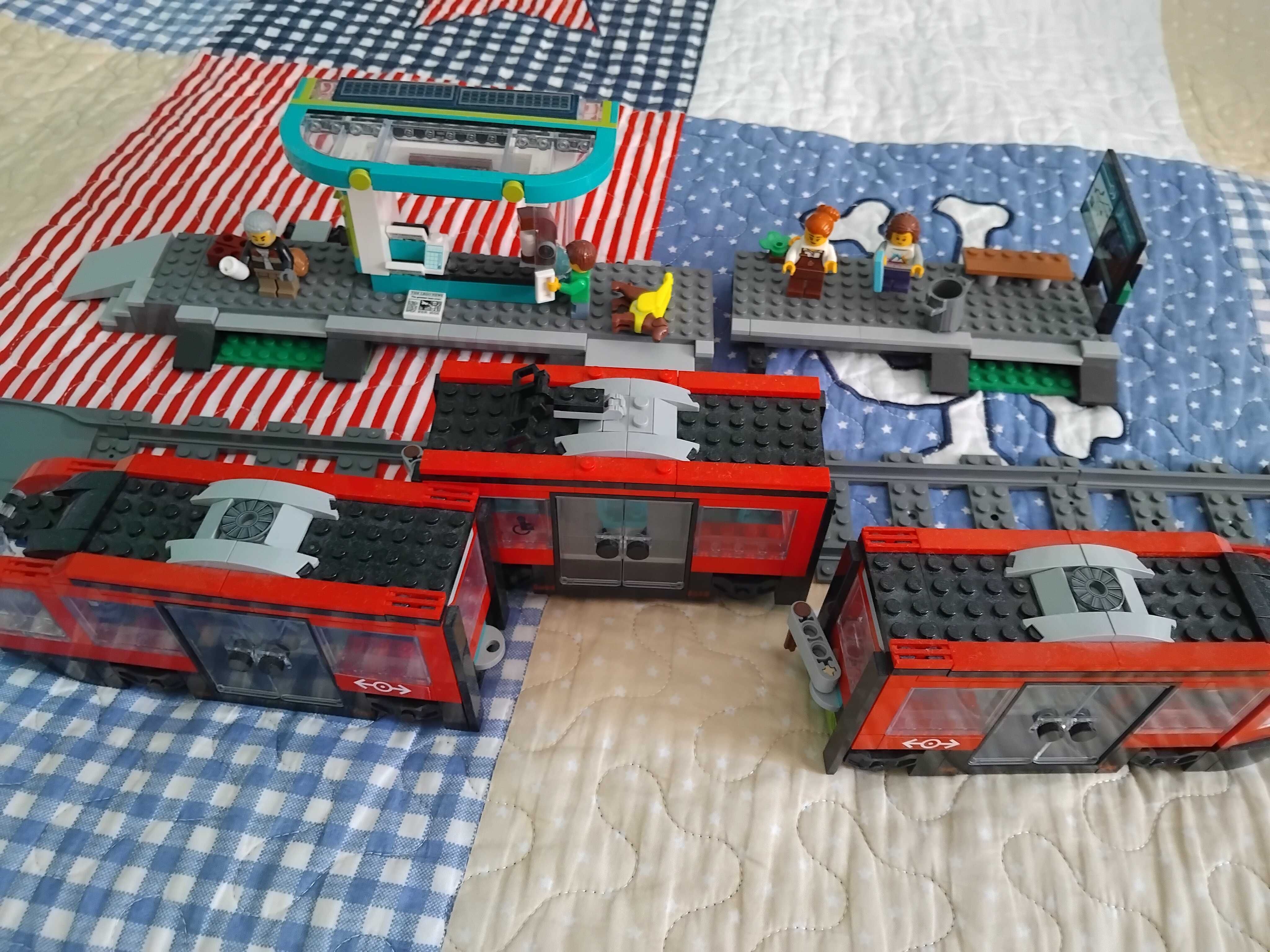 LEGO City Трамвай и гара в центъра на града