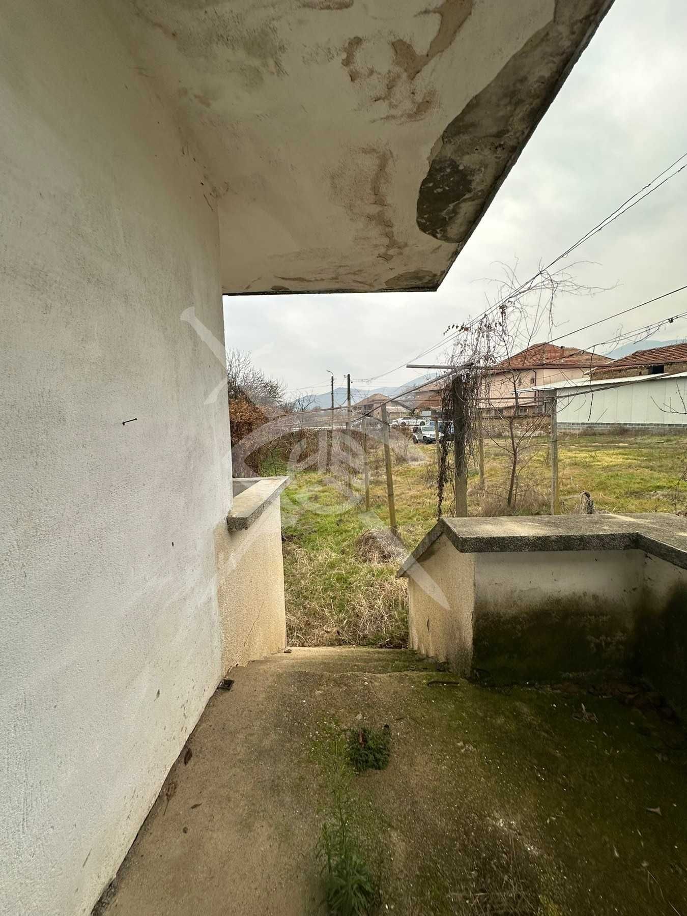 Къща с 2дка двор в Климент! 73840