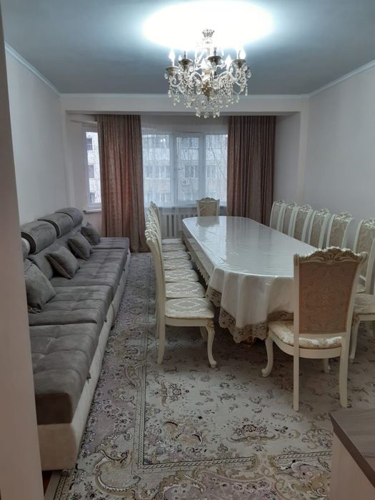 Стол орындығымен сатылады