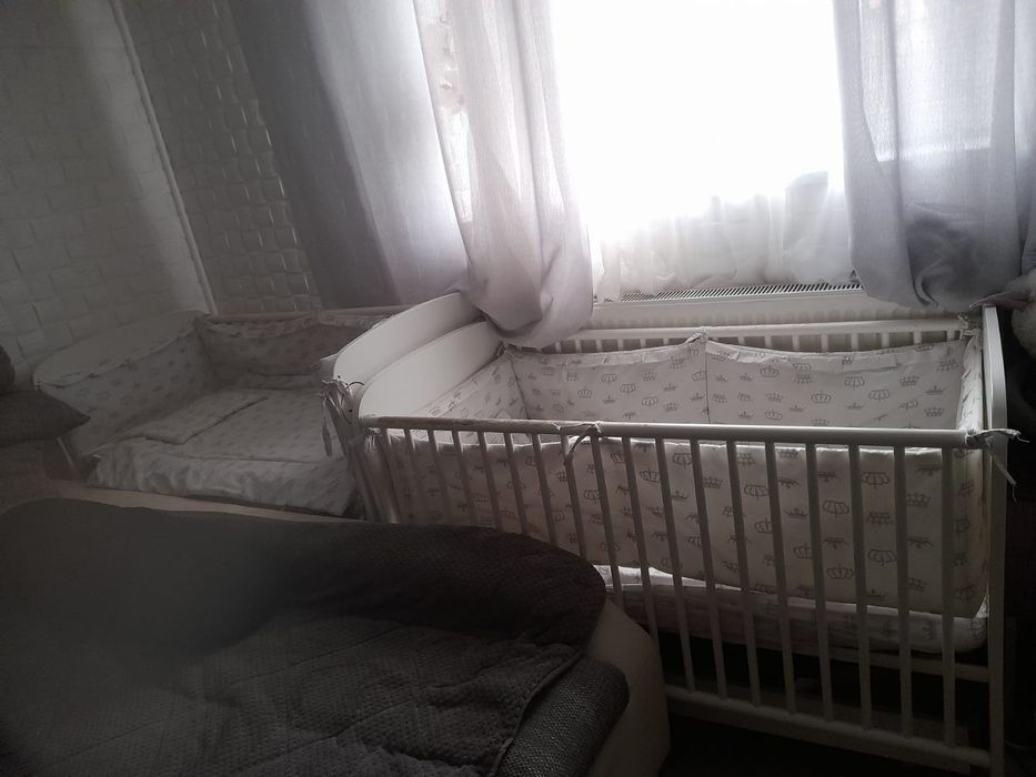 Vând pătut de copii  cu sertare si sistem legan