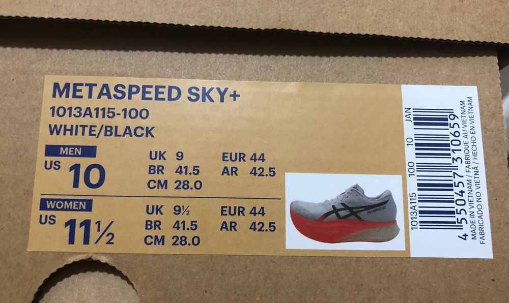 Продавам маратонки Асикс Metaspeed sky +