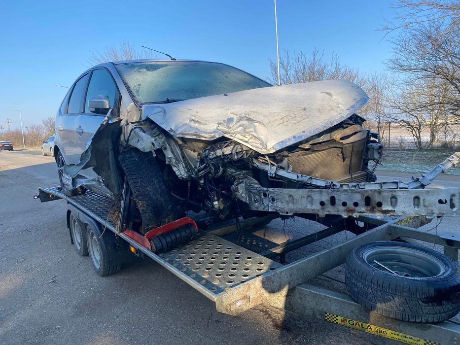 Tractari auto ARAD platforma trailer A1 accident Asistenta rutiera