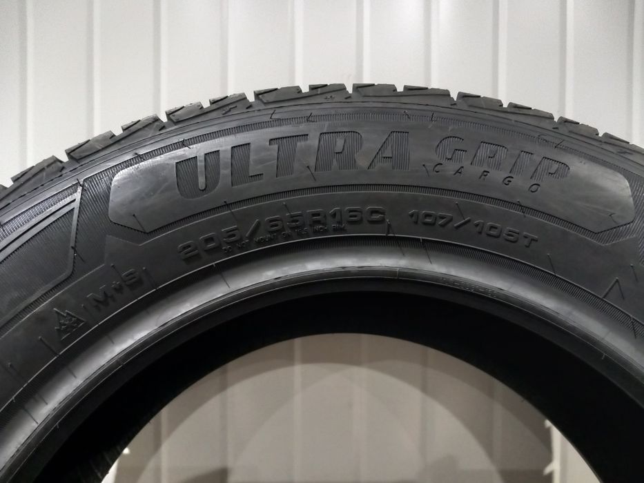 205/65/16C 107/105T 4бр.GOODYEAR CARGO M+S