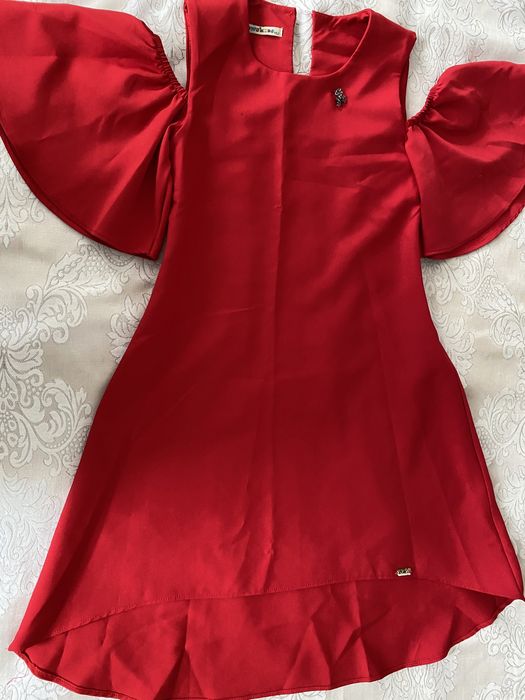 Продам 2 платья и юбку