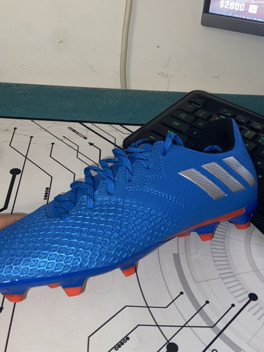 Ghete de fotbal MESSI BUILD TO WIN 16.3