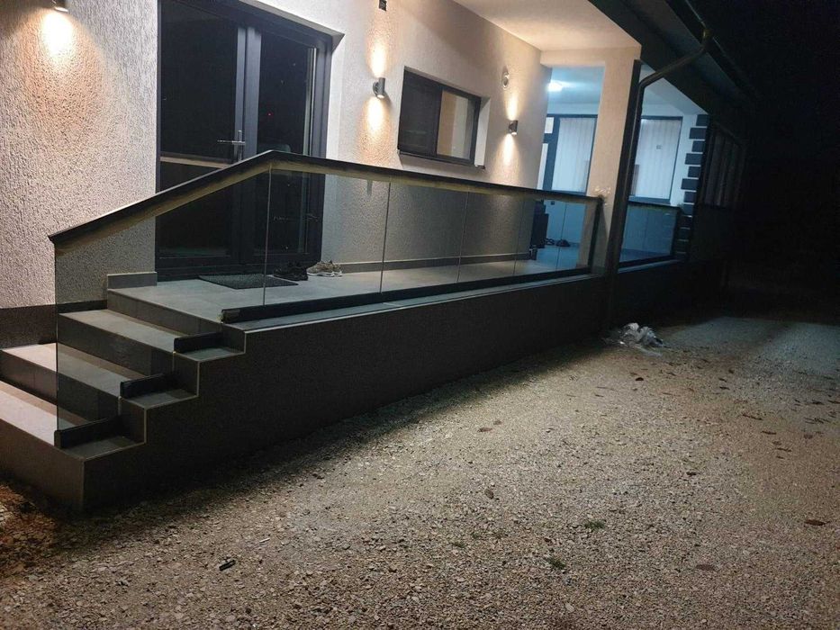 Balustrada de sticla securizata