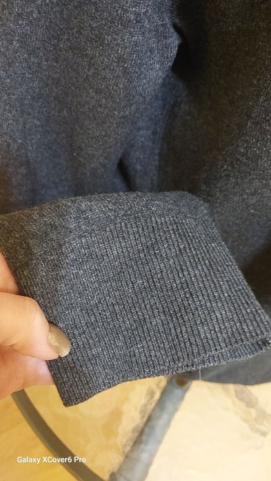 Мъжки пуловер Uniqlo.100 %кашмир. Размер М/L