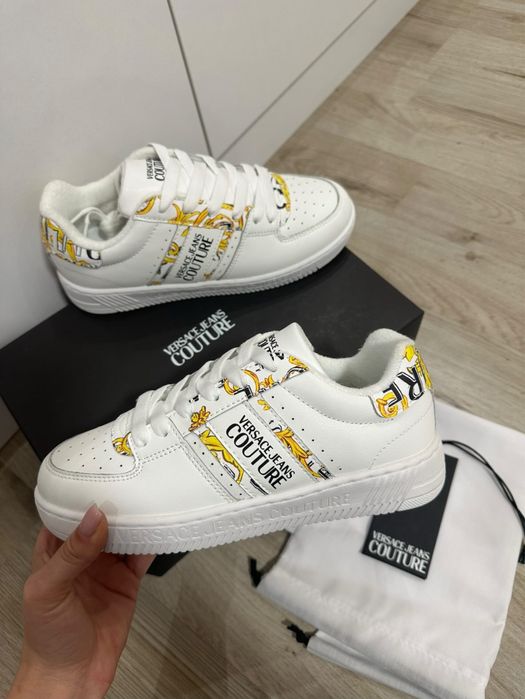 Обувки Versace Jeans Couture и Armani Exchange