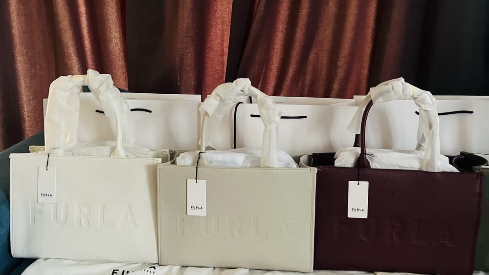 Чанти FURLA NIOBE.100% оригинал. Нови, с етикети,сериен номер !