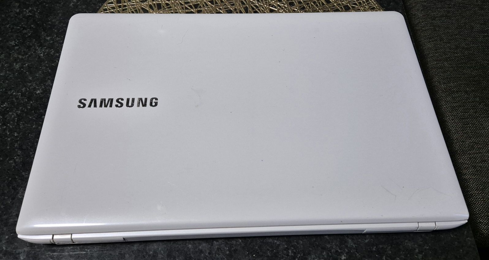 vand laptop Samsung Alb..15.6 inch..8 Gb..Hard 500 Gb.