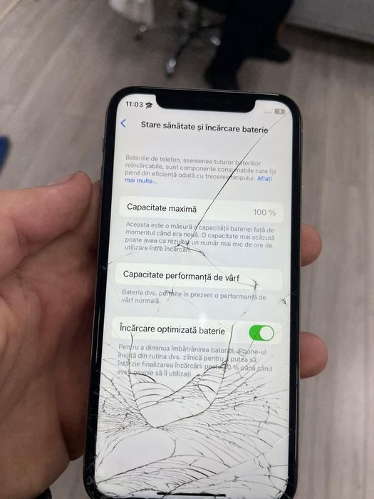 Vând iphone x telefonul merge foarte bine ie aproape nou tine bateria