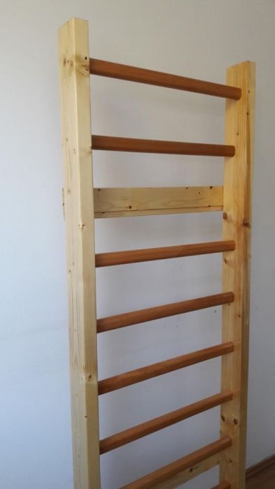 Spalier gimnastica medicala 200/70 cm, 9 trepte, lacuit