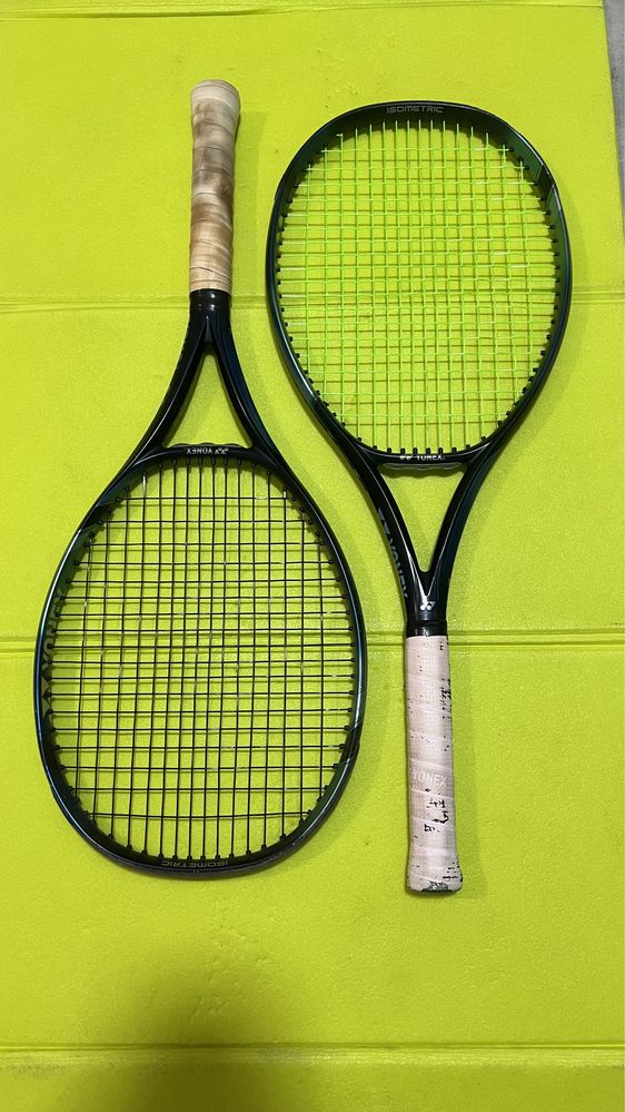 Vând rachetă tenis Yonex Ezone 100 SL model 2023