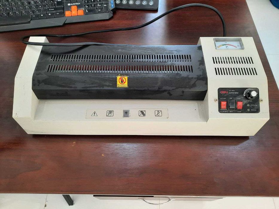 Ламинатор Deli 3895 — формат A3 / A4, отличное состояние