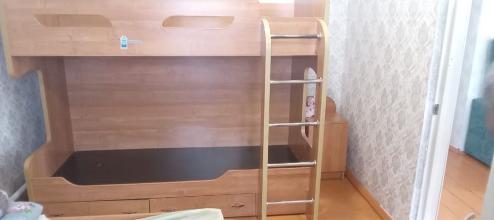 Продам двухъярусную кровать