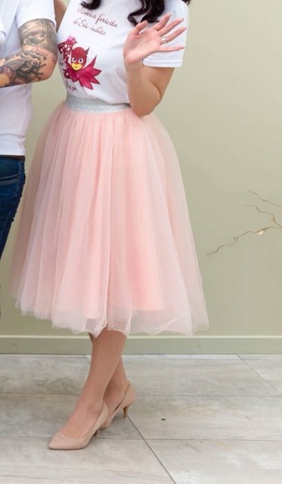 Fusta tull roz pudra
