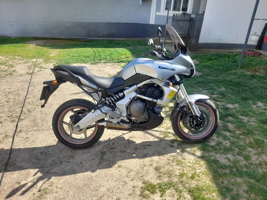 Vând kawasaki versys