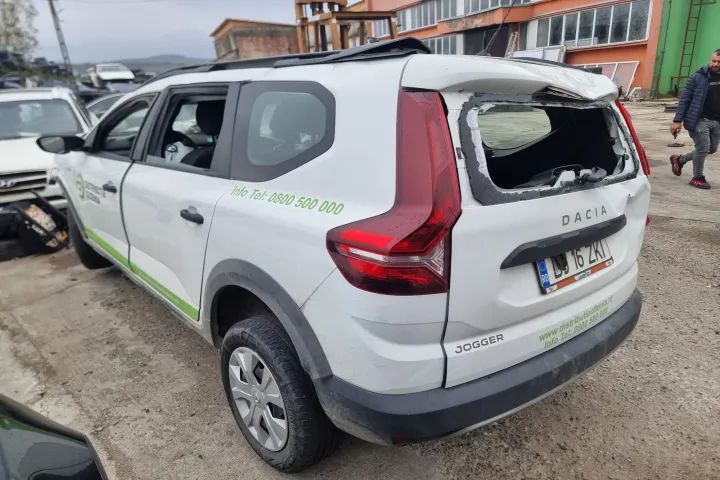Dezmembrez Dacia Jogger an 2022, motor 1.0 benzina, cod motor H4D480, cutie de viteze manuala 6+1 trepte , cod JT4018