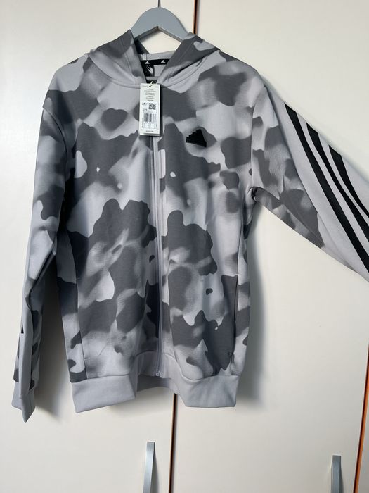 Hanorac adidas 3 stripes allover print