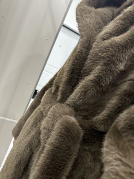 Продается Эко шуба новая цвет мокко