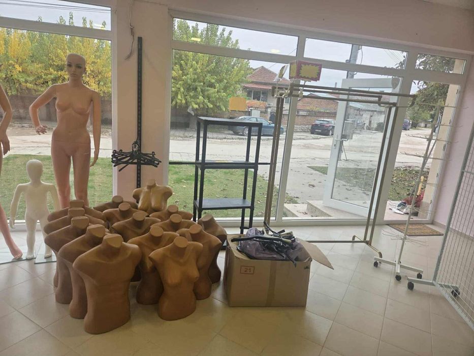 Маникени за дрехи