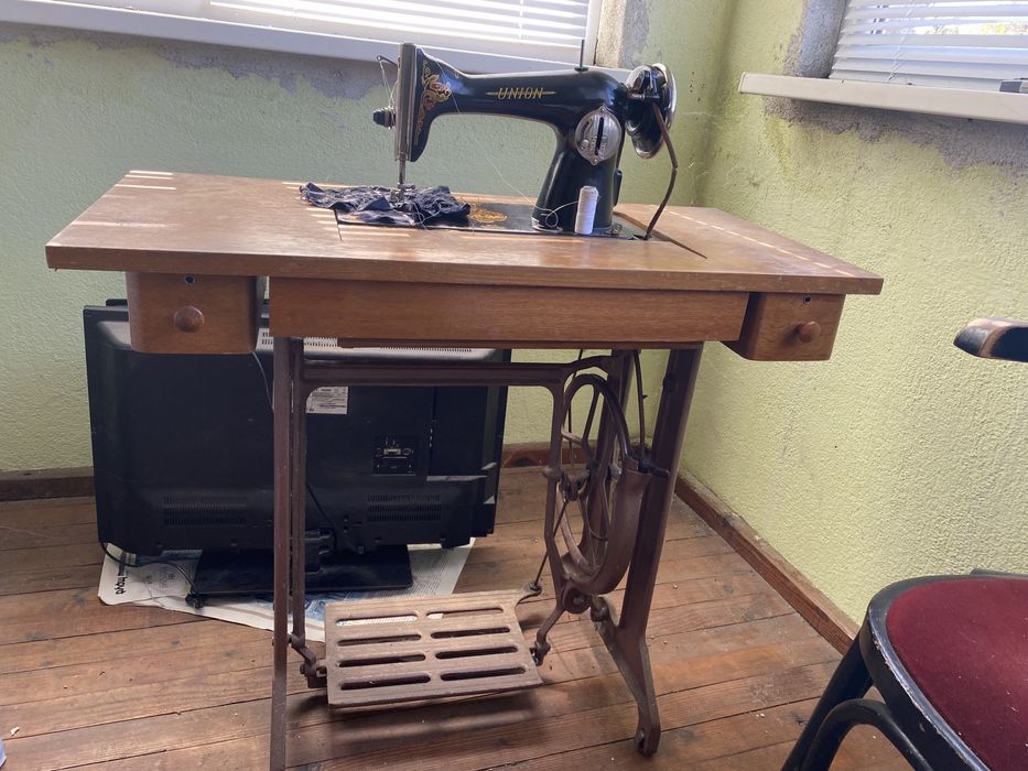 Крачна шевна машина