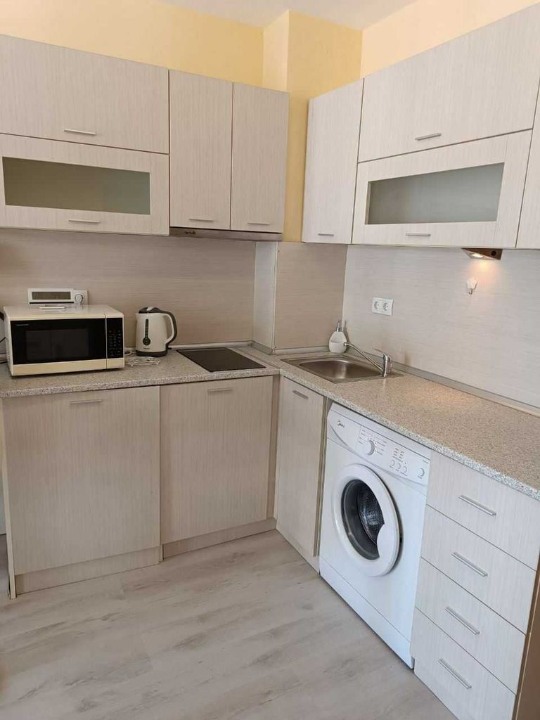 Продава се Ателие в к.к. Слънчев бряг - 39 кв.м за 15 €/кв.м - Снимка #1