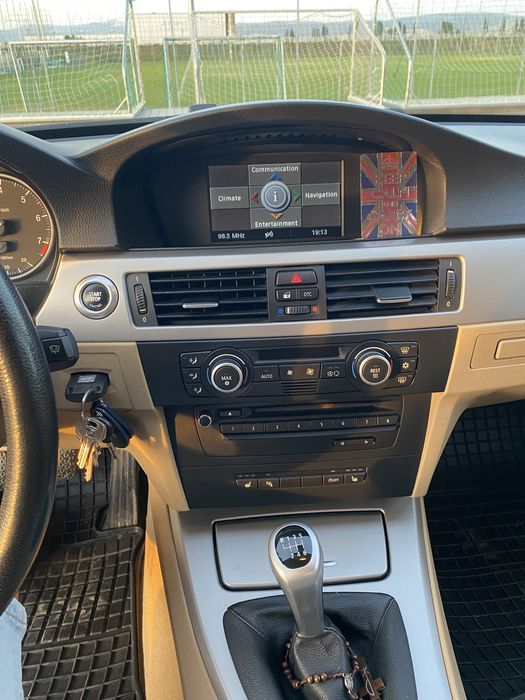 BMW E90 320 i de vanzare