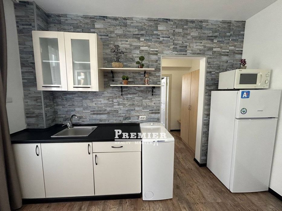 Продава се Двустаен апартамент в к.к. Слънчев бряг - 60 кв.м за 1117 €/кв.м - Снимка #1