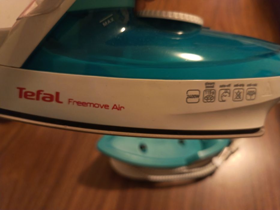 Безкабелна ютия TEFAL FREEMOVE AIR FV6520E0