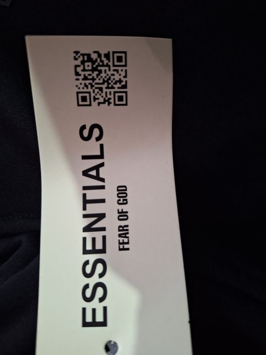 Essentials суичър